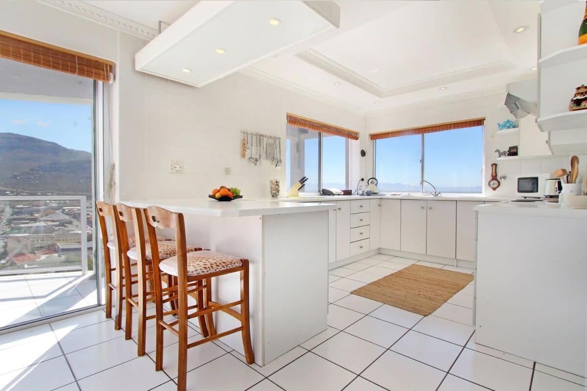 Crow'S Nest Fish Hoek Exterior photo